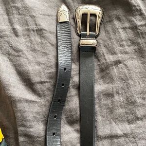 Aritzia leather belt size medium